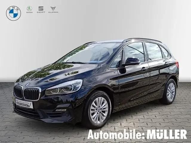 Schwarz Gebraucht 2021 BMW 218 Active Tourer Advantage Van / Kleinbus | 19.356 € (Fairer Preis) - Bild 1/3