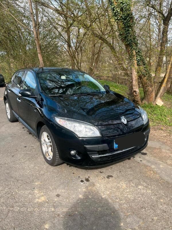 Schwarz Gebraucht 2011 Renault Mégane III Limousine | 2.400 € - Bild 1/4