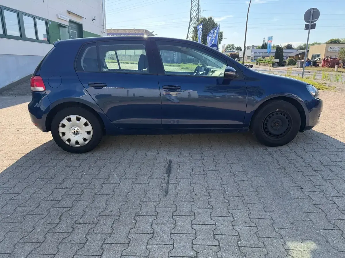 Gebraucht VW Golf VI 101 PS (74 kW) 2009 Blau Kleinwagen