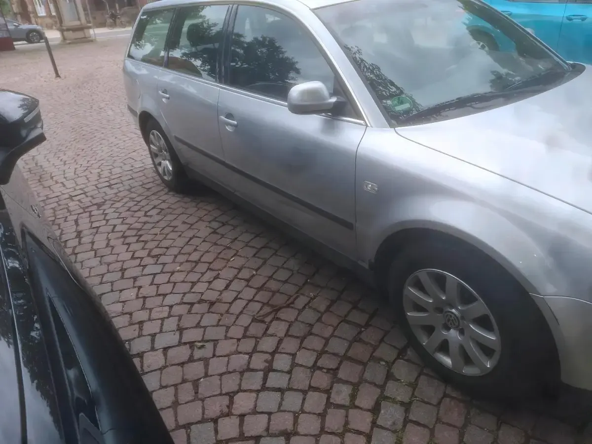 Gebraucht VW Passat 131 PS (96 kW) 2001 Silber Kombi