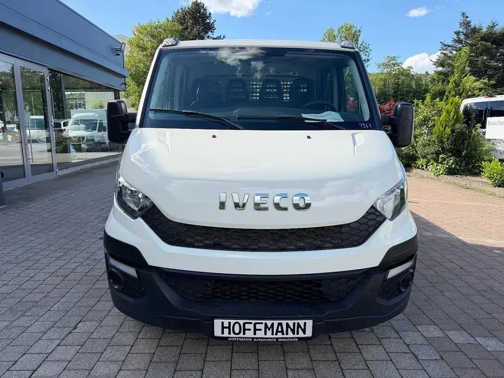Gebraucht Iveco Daily 116 PS (85 kW) 2019 Weiß Limousine