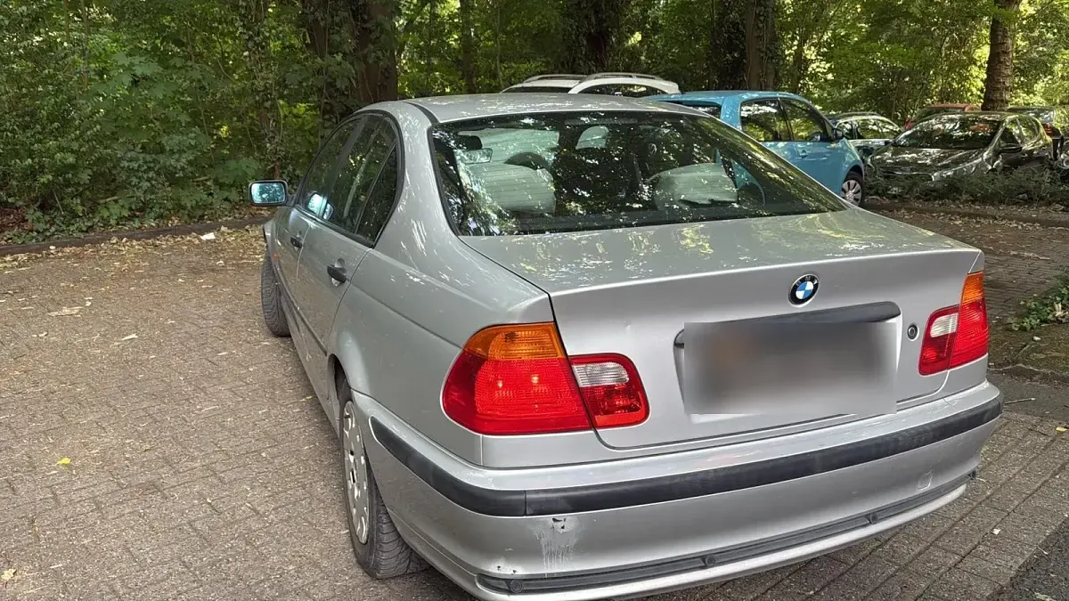 Gebraucht BMW 316 105 PS (77 kW) 2001 Silber Limousine