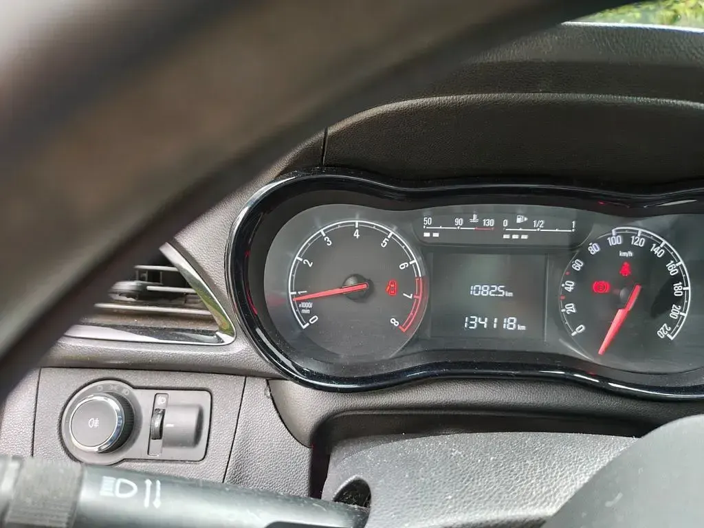 Gebraucht Opel Karl Selection 75 PS (55 kW) 2016 Weiß Kleinwagen