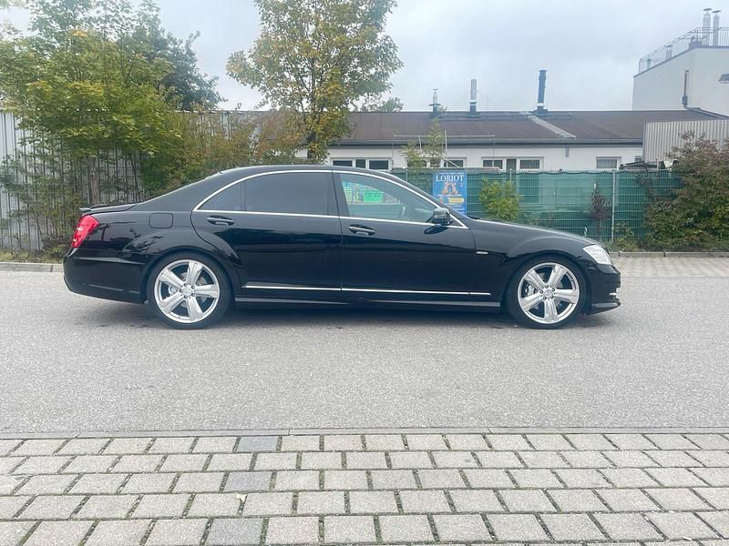 Schwarz Gebraucht 2012 Mercedes S350 AMG line Limousine | 22.990 € (Fairer Preis) - Bild 1/4