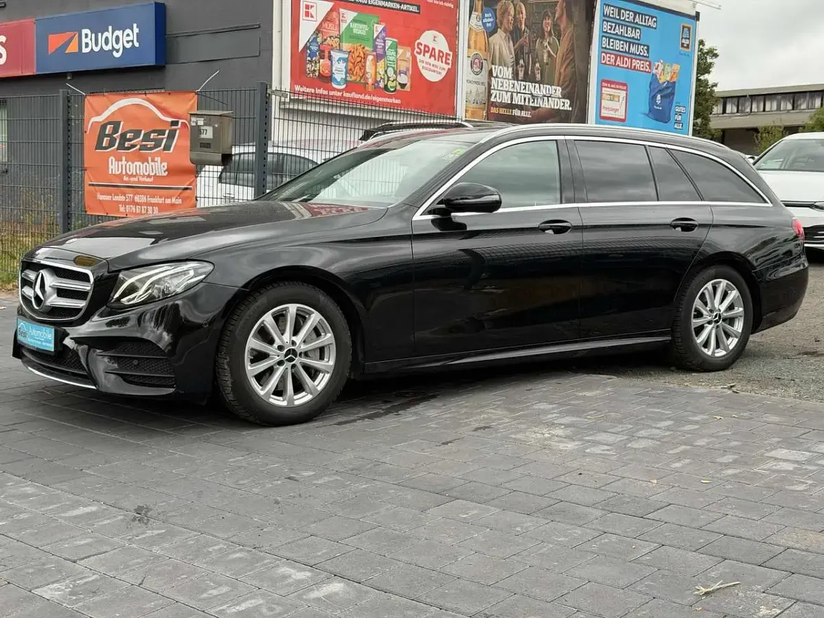 Gebraucht Mercedes E220 Avantgarde 194 PS (142 kW) 2018 Obsidianschwarz  metalliclack Kombi