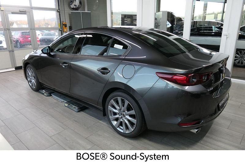 Neu Mazda 3 Exclusive 140 PS (102 kW) 2026 Grau Limousine