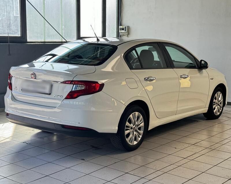 Weiß Gebraucht 2016 Fiat Tipo Pop Limousine | 6.890 € (Fairer Preis) - Bild 1/4