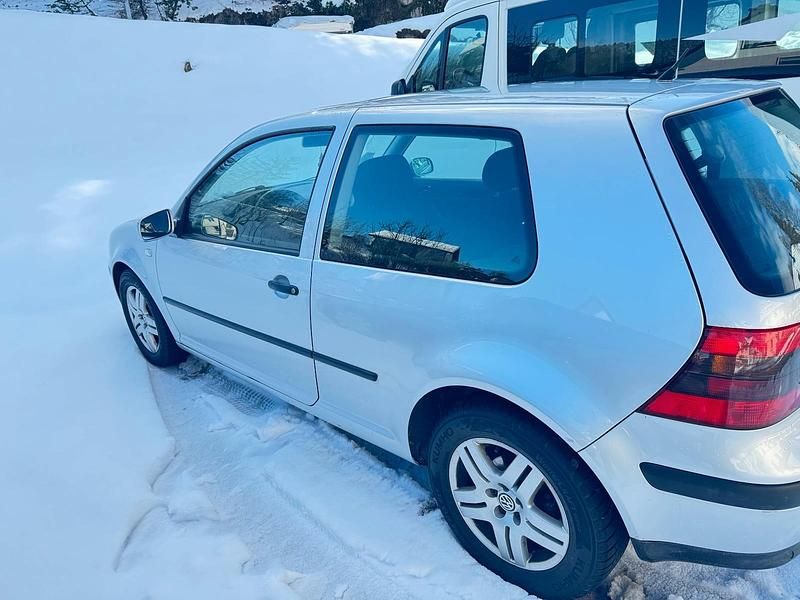 Gebraucht VW Golf IV 75 PS (55 kW) 2001 Silber Kleinwagen