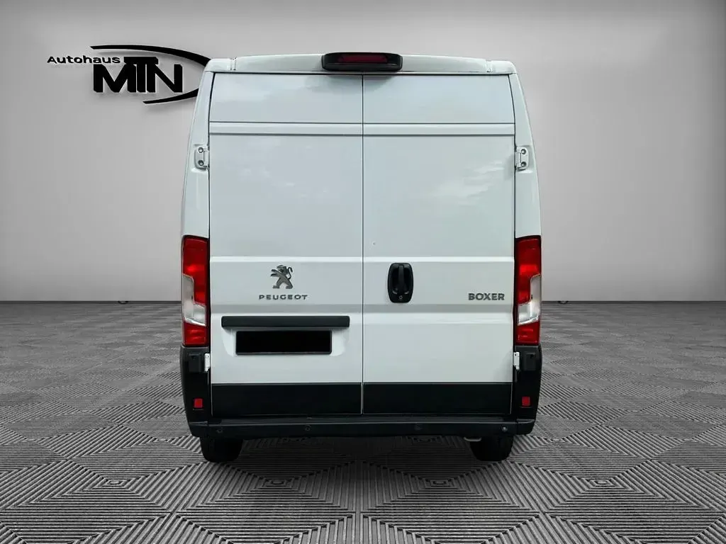 Gebraucht Peugeot Boxer 131 PS (96 kW) 2019 Weiß Van