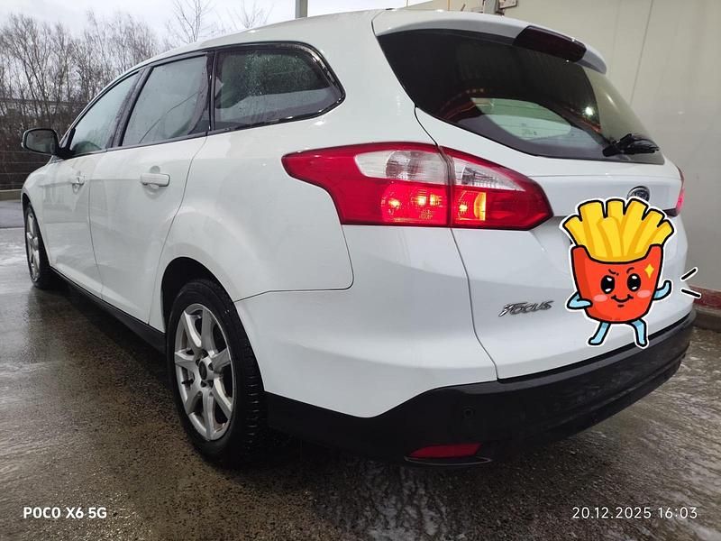 Weiß Gebraucht 2013 Ford Focus Kombi | 3.750 € (Superpreis) - Bild 1/4