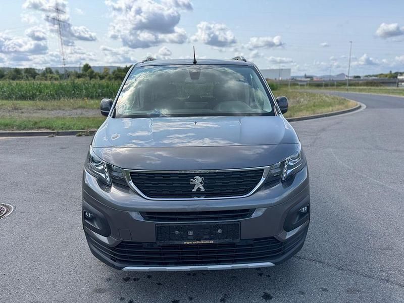 Braun Gebraucht 2021 Peugeot Rifter Allure Van / Kleinbus | 13.699 € (Fairer Preis) - Bild 1/4