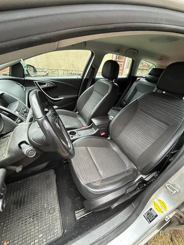 Gebraucht Opel Astra Energy 140 PS (102 kW) 2014 Silber Kombi