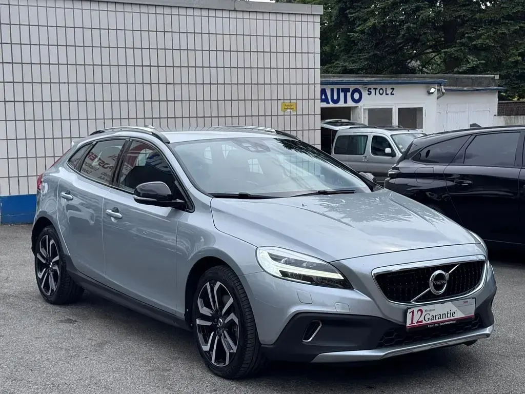 Gebraucht Volvo V40 CC Pro 190 PS (139 kW) 2017 Silber Kombi