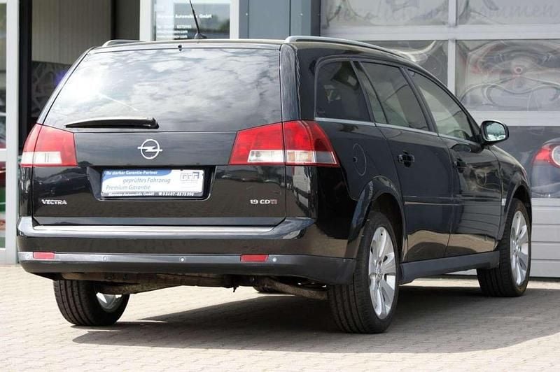 Gebraucht Opel Vectra Edition 150 PS (110 kW) 2006 Saphirschwarz mineraleffekt Kombi