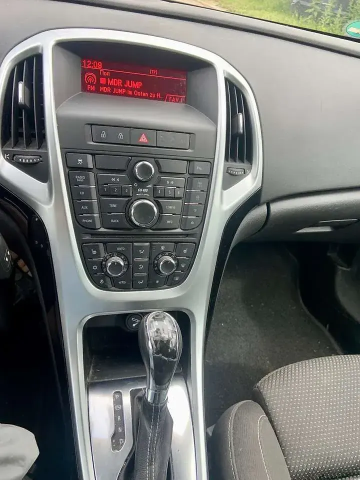 Gebraucht Opel Astra Innovation 160 PS (117 kW) 2011 Blau Kombi