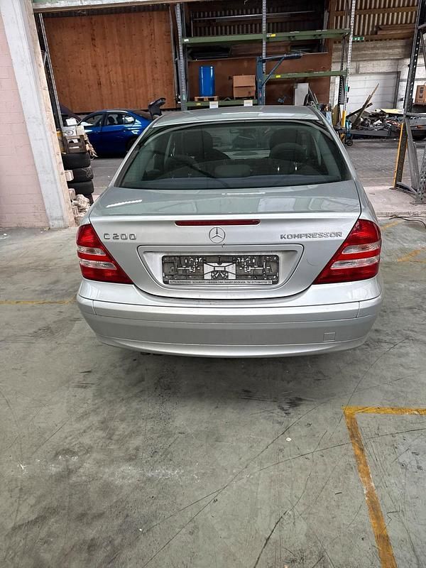 Gebraucht Mercedes C200 160 PS (117 kW) 2006 Silber Limousine