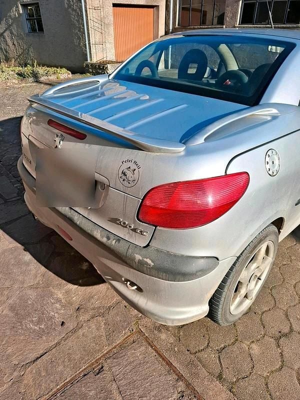 Gebraucht Peugeot 206 CC 109 PS (80 kW) 2001 Silber Cabrio