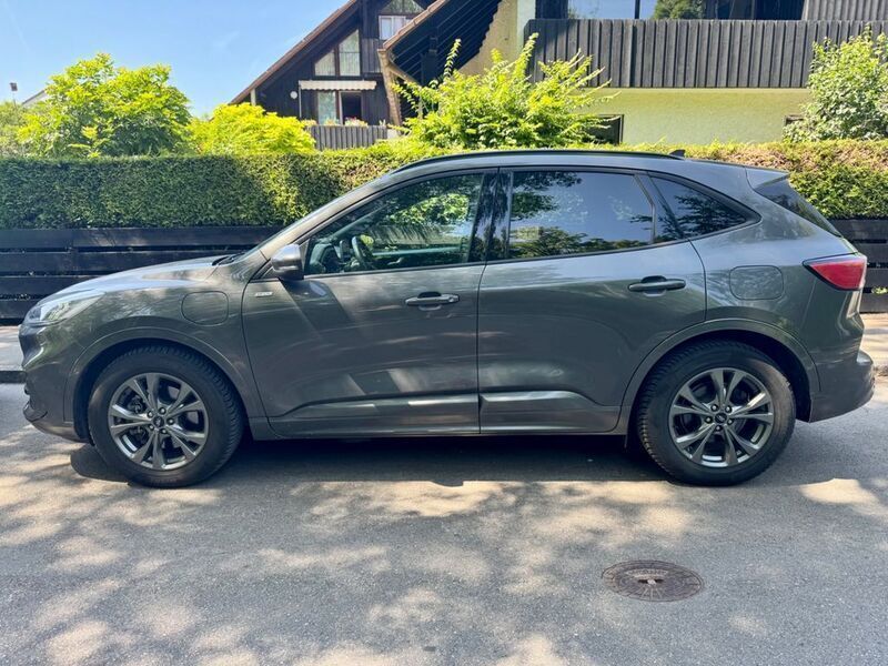 Grau Gebraucht 2020 Ford Kuga ST-Line X SUV | 21.349 € (Guter Preis) - Bild 1/4
