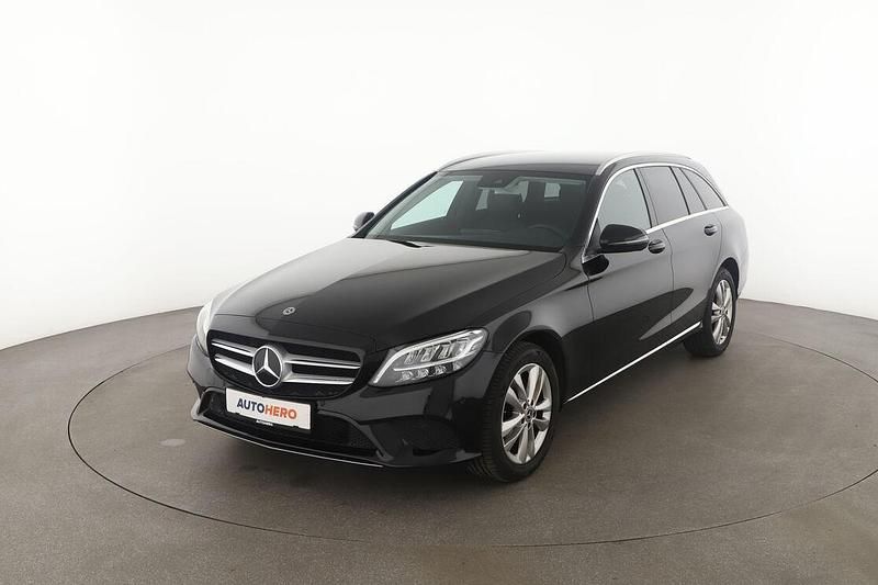 Schwarz Gebraucht 2019 Mercedes C180 Avantgarde Kombi | 21.670 € (Guter Preis) - Bild 1/3