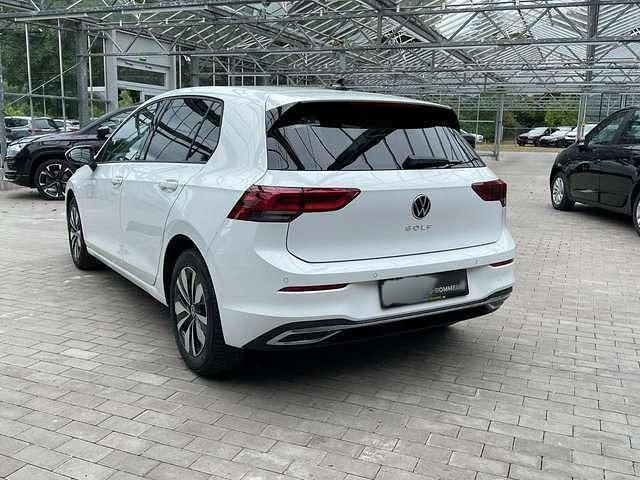 Gebraucht VW Golf VIII Move 150 PS (110 kW) 2024 Weiß metallic