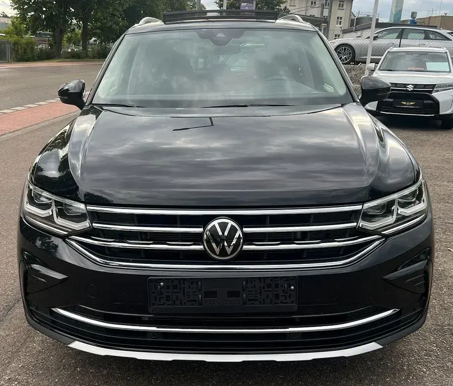Gebraucht VW Tiguan Highline 200 PS (147 kW) 2023 Schwarz SUV
