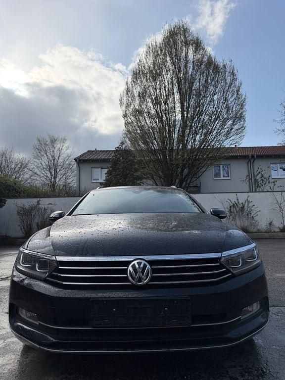 Gebraucht VW Passat Business 150 PS (110 kW) 2019 Blau Limousine
