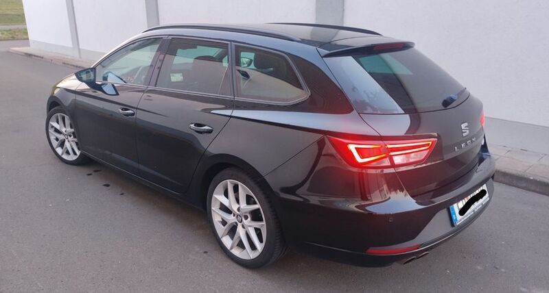 Schwarz Gebraucht 2014 Seat Leon ST FR Kombi | 9.900 € (Fairer Preis) - Bild 1/4