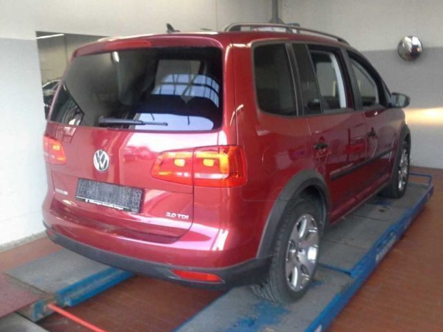 Gebraucht VW Touran 140 PS (102 kW) 2012 Andere farbe metallic Van / Kleinbus