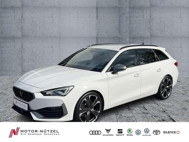 "candy" weiss Gebraucht 2023 Cupra Leon VZ Kombi | 29.430 € (Fairer Preis) - Bild 1/4
