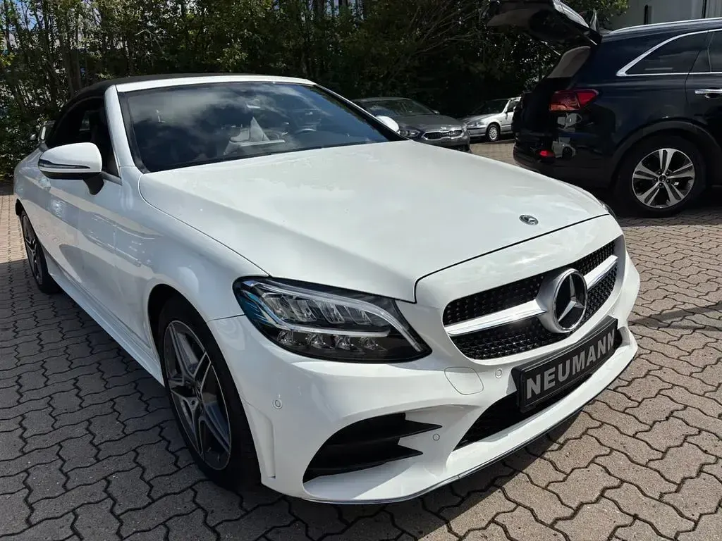 Gebraucht Mercedes C180 AMG line 156 PS (114 kW) 2018 Weiß Cabrio