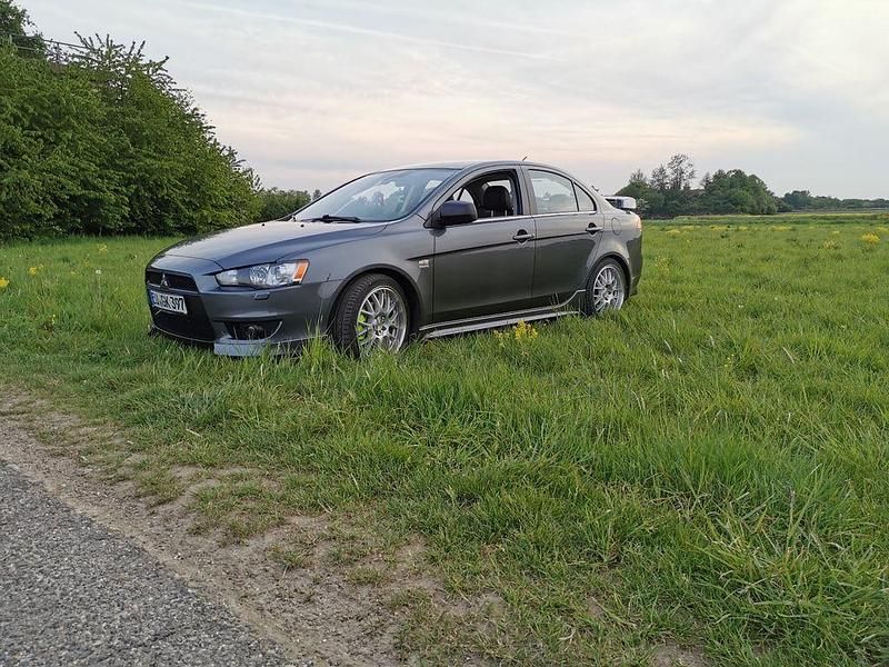 Grau Gebraucht 2008 Mitsubishi Lancer Instyle Limousine | 2.000 € (Fairer Preis) - Bild 1/4