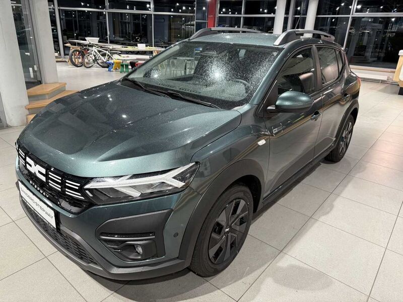 Zedern grün metallic Neu 2025 Dacia Sandero Expression Kleinwagen | 19.560 € (Etwas zu teuer) - Bild 1/4