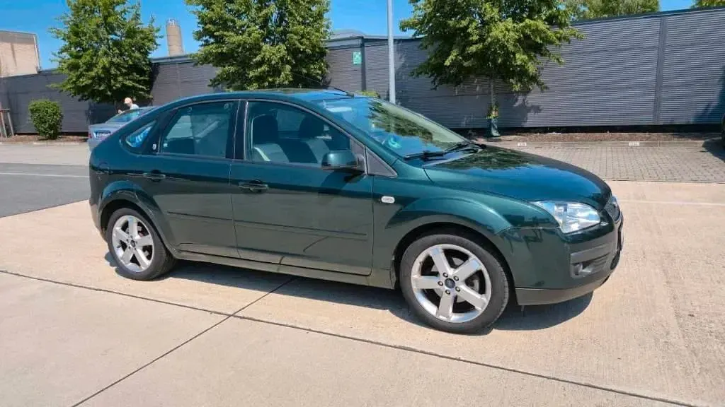 Gebraucht Ford Focus Ghia 116 PS (85 kW) 2005 Grün Kombi