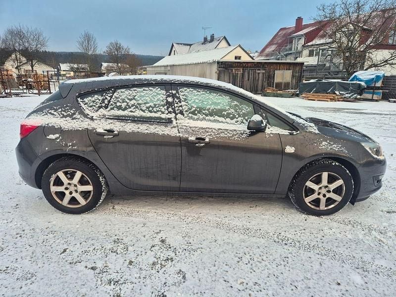 Gebraucht Opel Astra Selection 110 PS (80 kW) 2014 Grau Limousine