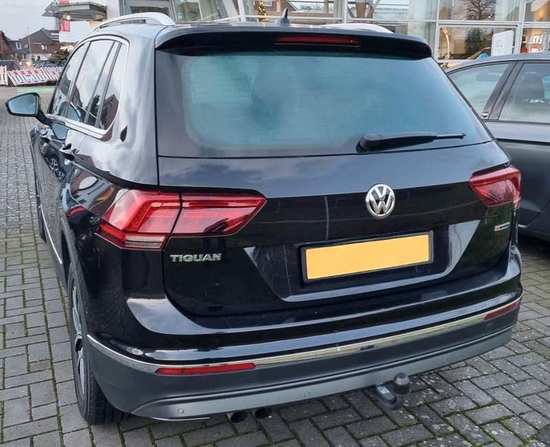 Gebraucht VW Tiguan Highline 150 PS (110 kW) 2018 Schwarz SUV