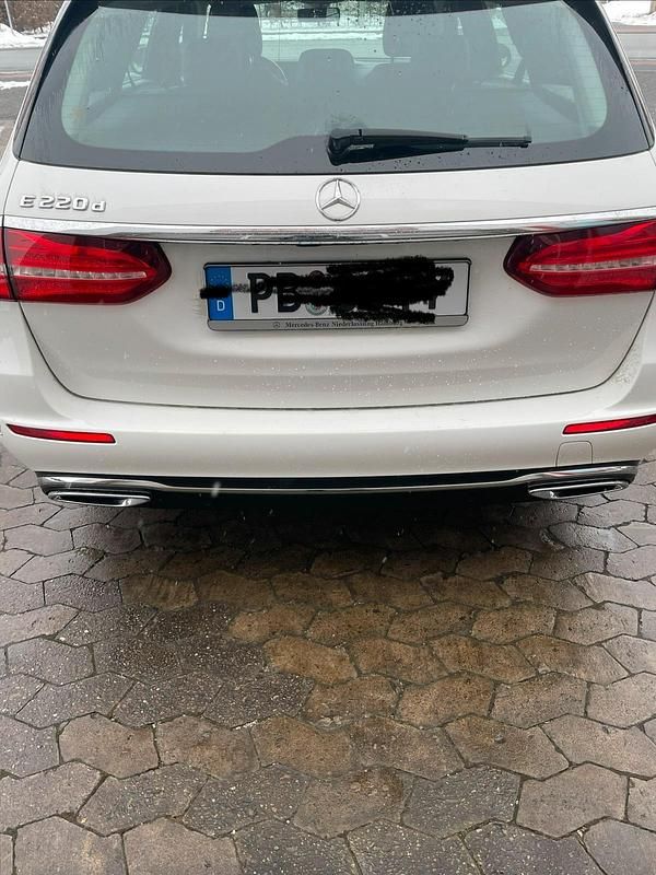 Gebraucht Mercedes E220 Avantgarde 2017 Weiß Limousine