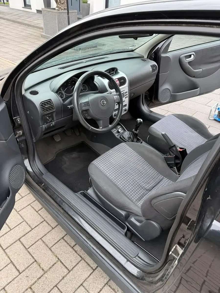 Gebraucht Opel Corsa 60 PS (44 kW) 2005 Schwarz Kleinwagen