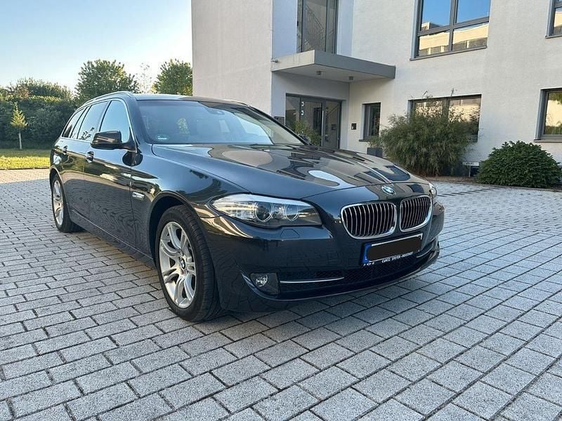 Grau Gebraucht 2010 BMW 520 Kombi | 9.000 € (Fairer Preis) - Bild 1/4
