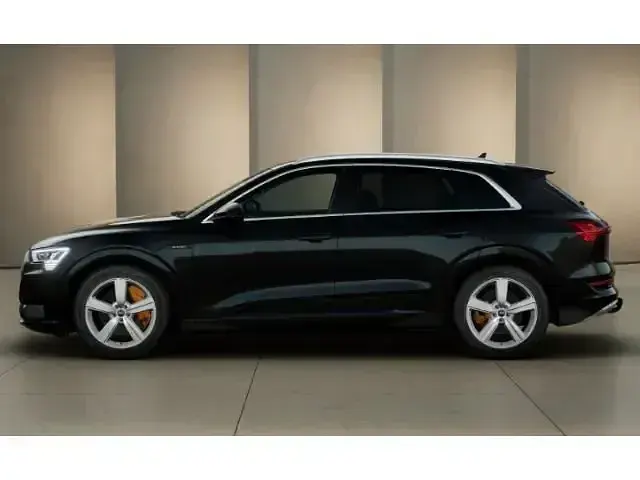 Gebraucht Audi e-tron Advanced Plus 300 kW (408 PS) 2023 Mythosschwarz metallic SUV