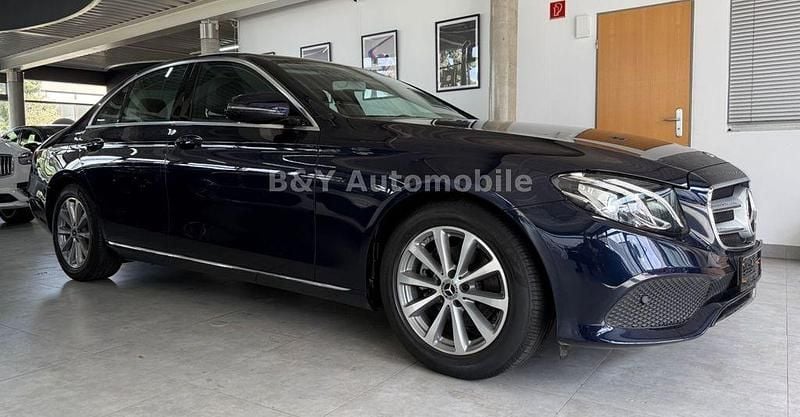 Gebraucht Mercedes E200 184 PS (135 kW) 2017 Blau Limousine