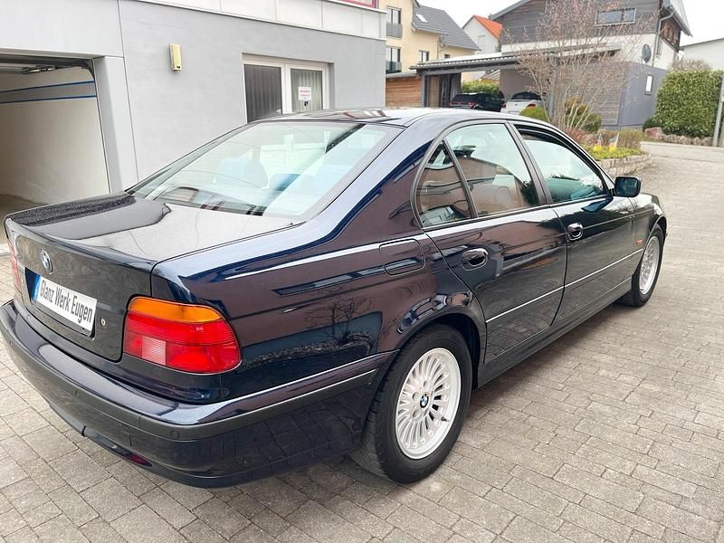 Gebraucht BMW 528 193 PS (141 kW) 1998 Blau Limousine