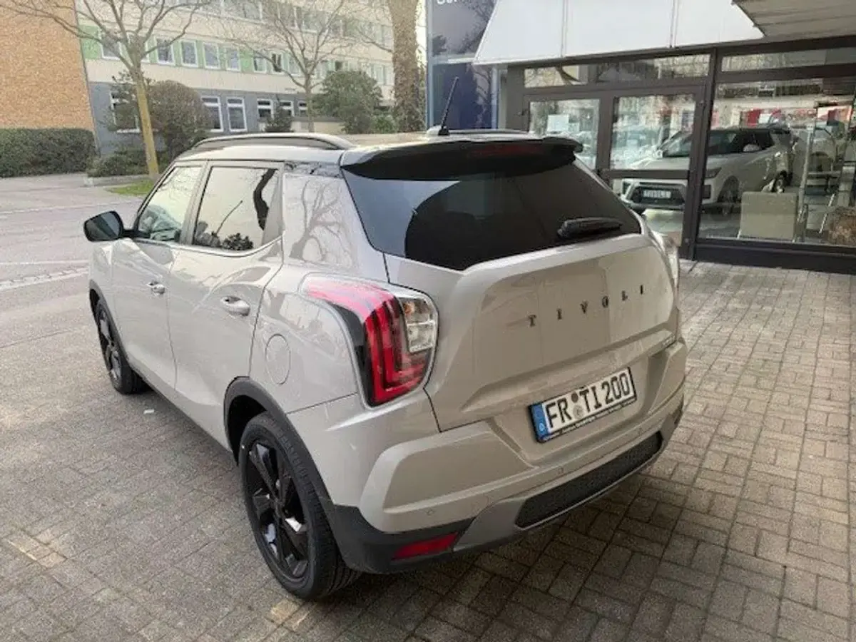 Gebraucht KGM Tivoli 163 PS (119 kW) 2025 2 tone SUV
