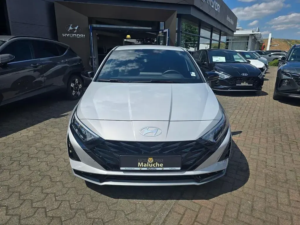 Neu Hyundai i20 Blackline 90 PS (66 kW) 2026 Lumen grey Kleinwagen