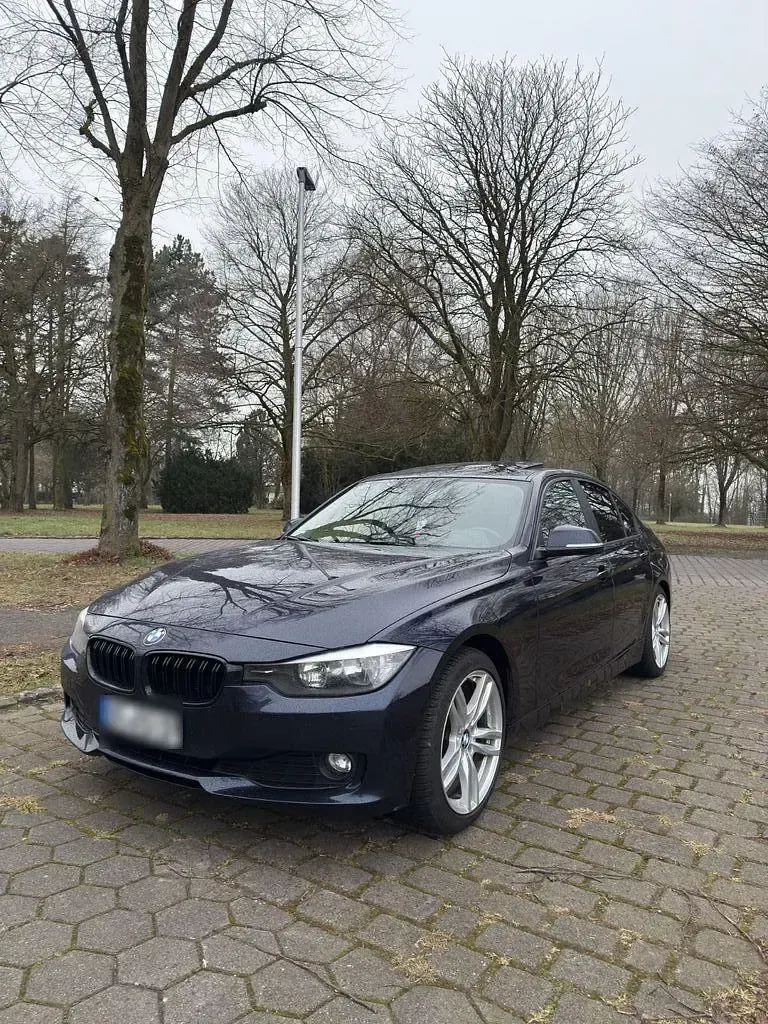 Second-hand BMW 320 Efficient Dynamics 163 CP (119 kW) 2012 Albastru Berlinǎ