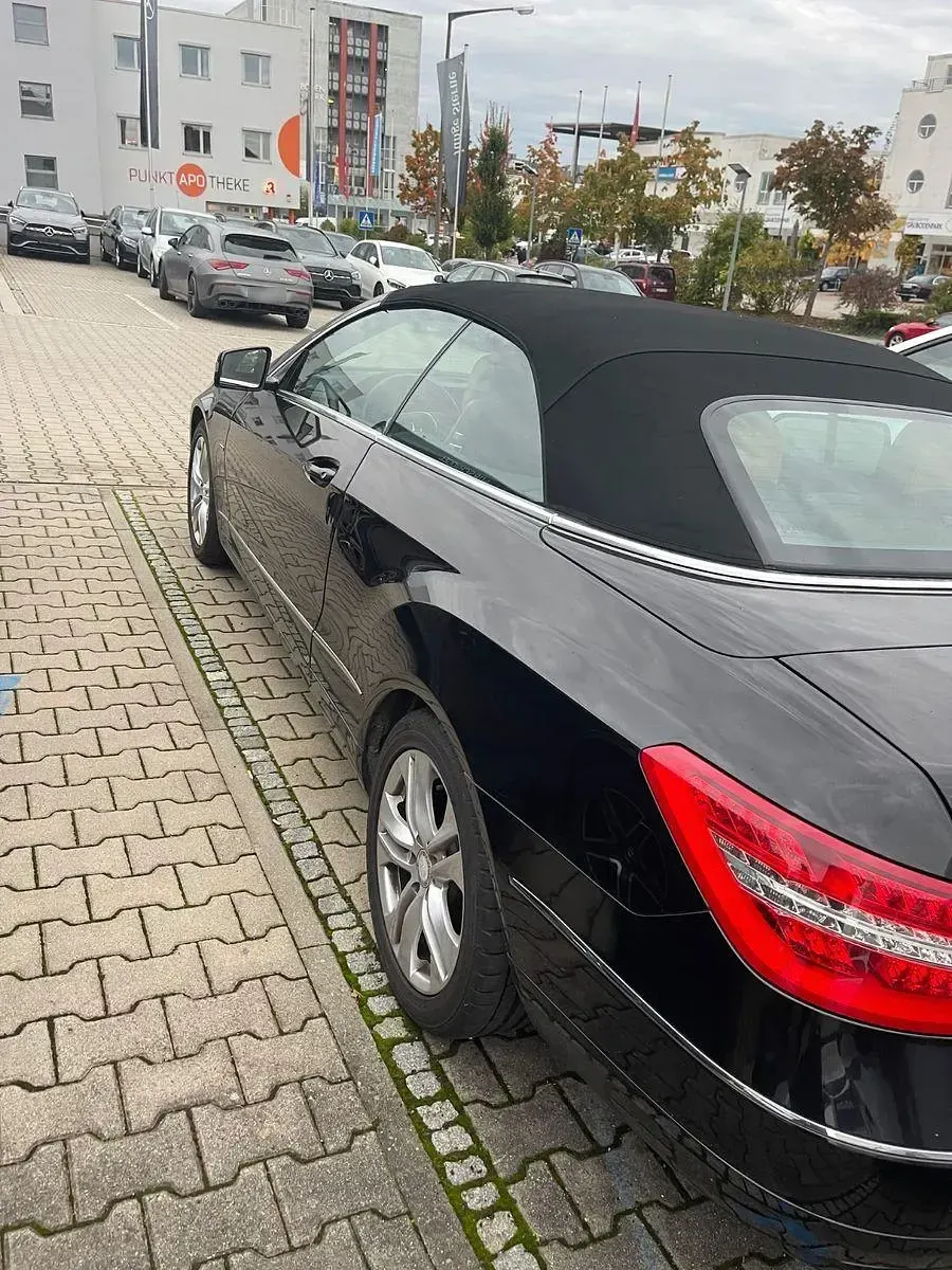 Gebraucht Mercedes E200 Avantgarde 184 PS (135 kW) 2012 Schwarz Cabrio