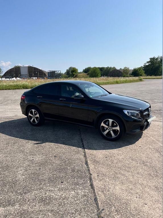 Gebraucht Mercedes GLC350 258 PS (189 kW) 2016 Schwarz Coupé