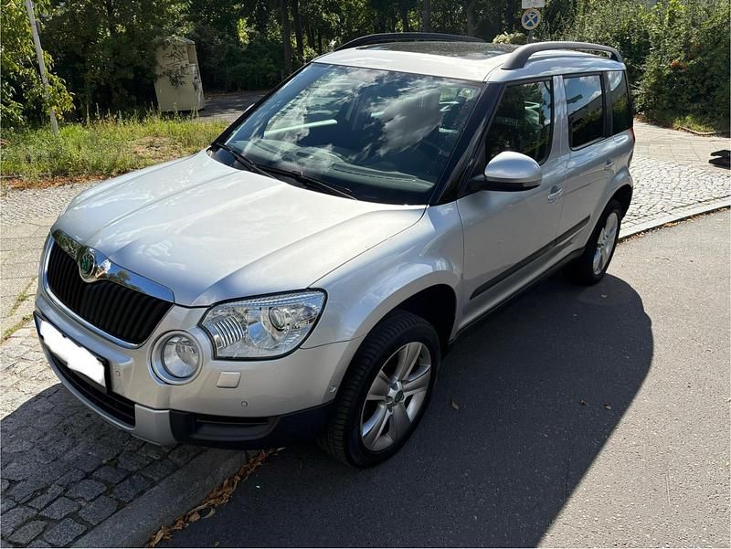 Silber Gebraucht 2013 Skoda Yeti SUV | 10.900 € (Etwas zu teuer) - Bild 1/4