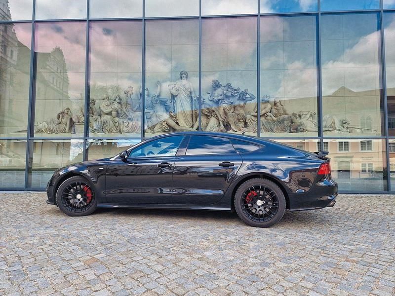 Second-hand Audi A7 S-Line 299 CP (219 kW) 2011 Negru Hatchback