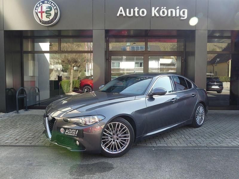 Gebraucht Alfa Romeo Giulia Super 179 PS (131 kW) 2016 Grigio vesuvio Limousine