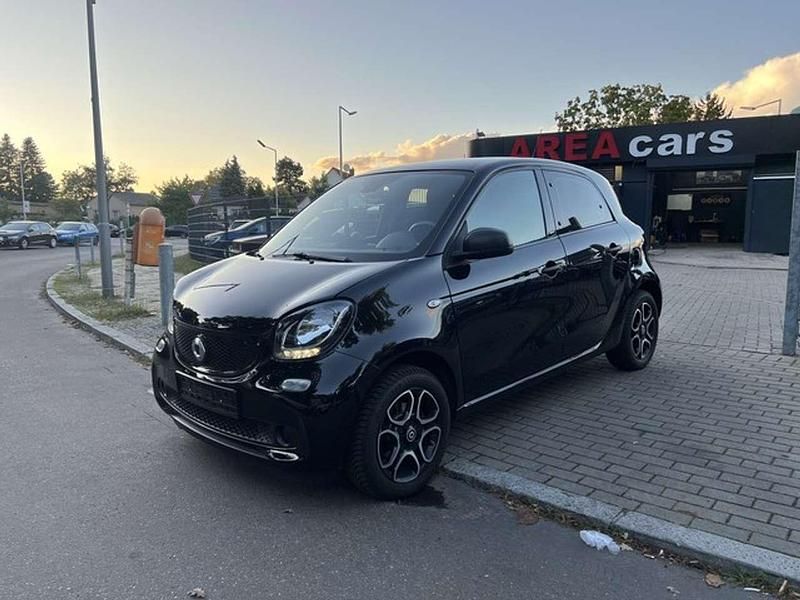Schwarz Gebraucht 2018 Smart ForFour Basis Kleinwagen | 13.900 € (Etwas zu teuer) - Bild 1/4